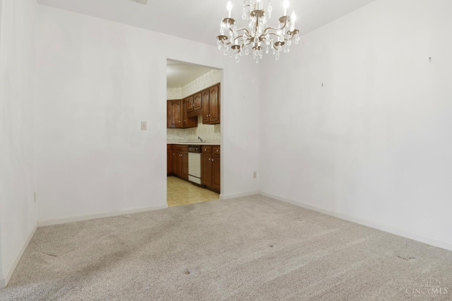 5346 Werk Road, Unit D12 Cincinnati, OH 45248 - Photo 16 of 33
