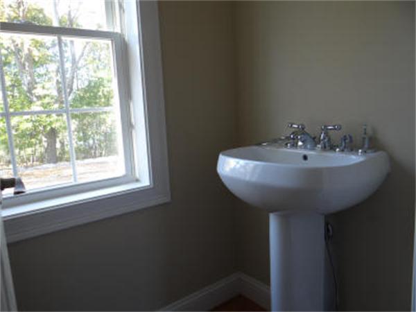 65 Chestnut Street Saugus, MA 01906 - Photo 13 of 23 Gallery Image 13