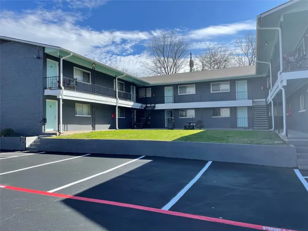 $1,295 | 1209 Vance Street, Unit 10, Taylor, TX 76574