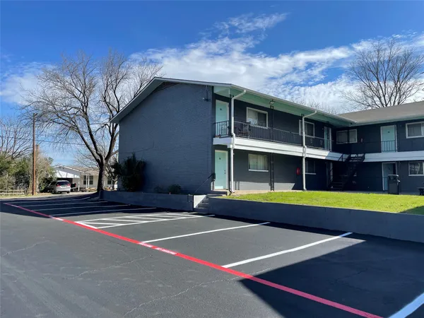 $1,295 | 1209 Vance Street, Unit 10, Taylor, TX 76574