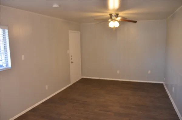 $1,295 | 1209 Vance Street, Unit 10, Taylor, TX 76574