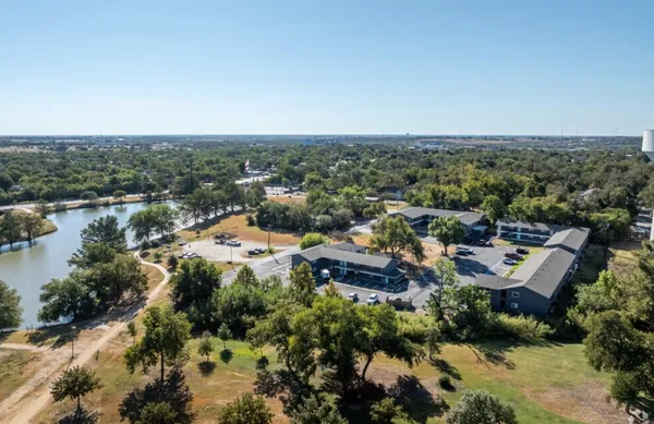 $1,295 | 1209 Vance Street, Unit 10, Taylor, TX 76574