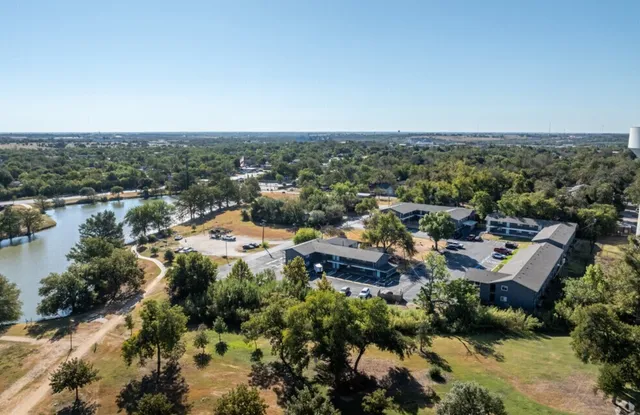 $1,295 | 1209 Vance Street, Unit 45, Taylor, TX 76574