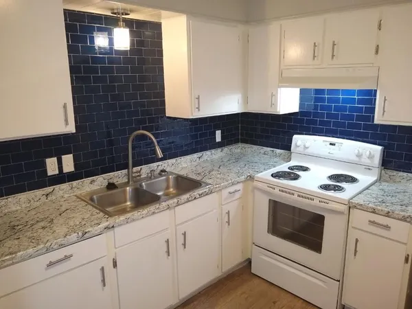 $1,295 | 1209 Vance Street, Unit 10, Taylor, TX 76574