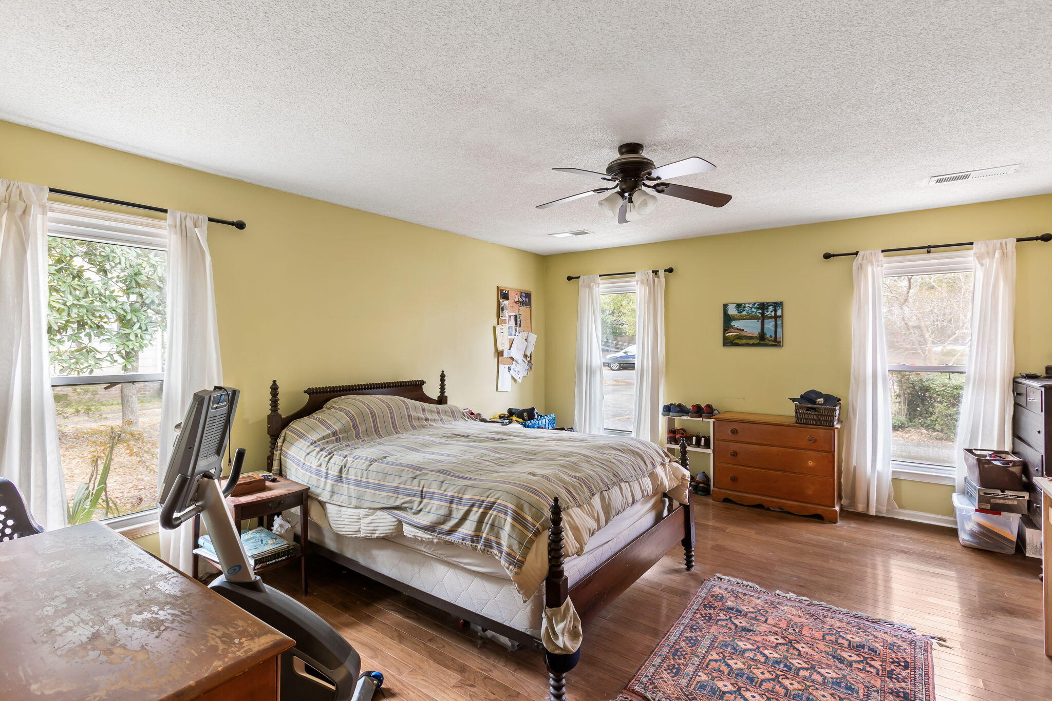 679 King Street Mount Pleasant, SC 29464 - Photo 11 of 24 Primary bedroom