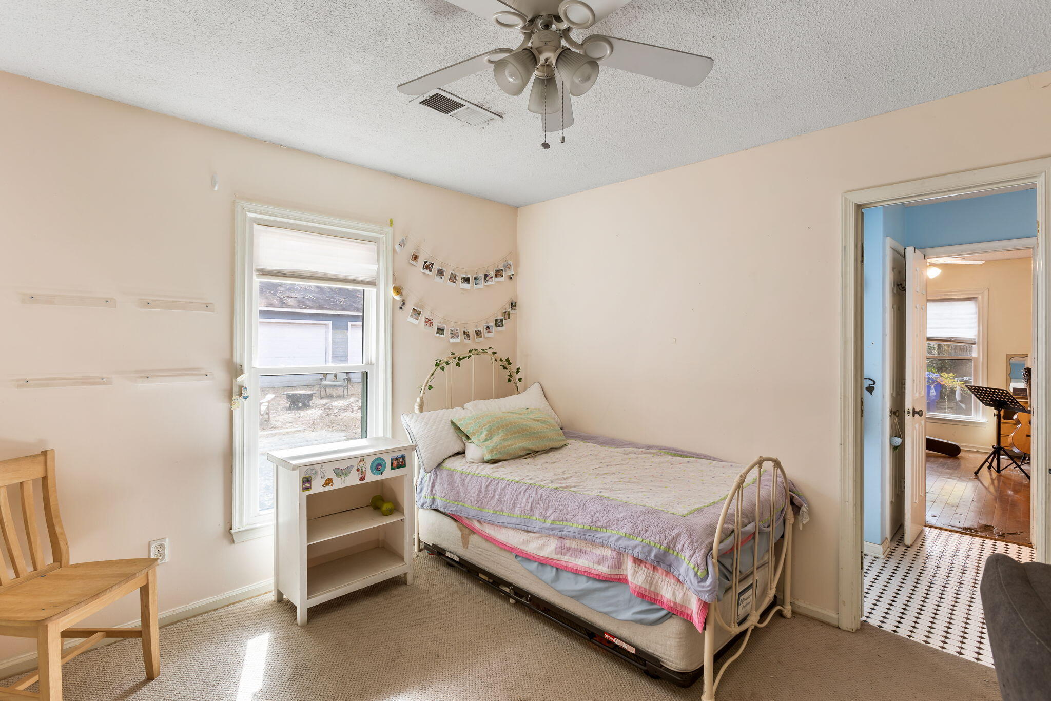 679 King Street Mount Pleasant, SC 29464 - Photo 14 of 24 Shared full bath