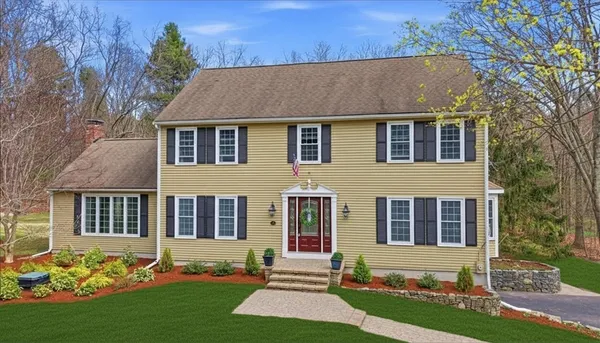 $999,900 | 7 Bogastow Circle, Millis, MA 02054