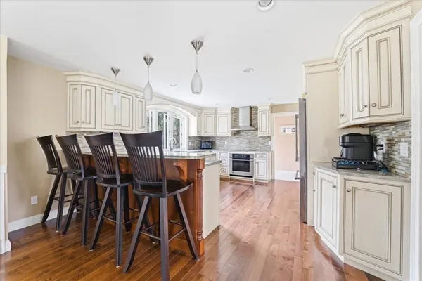 $999,900 | 7 Bogastow Circle, Millis, MA 02054