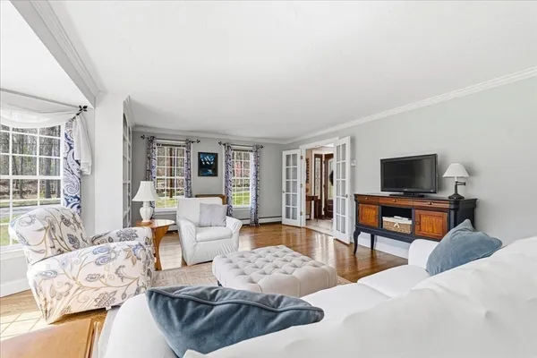 $999,900 | 7 Bogastow Circle, Millis, MA 02054