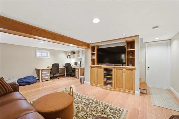 $999,900 | 7 Bogastow Circle, Millis, MA 02054