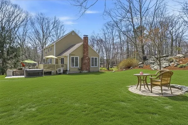 $999,900 | 7 Bogastow Circle, Millis, MA 02054