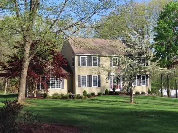 $999,900 | 7 Bogastow Circle, Millis, MA 02054