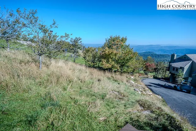 $125,900 | 104 Beech Top Road, Beech Mountain, NC 28604