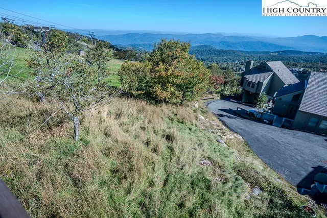 $125,900 | 104 Beech Top Road, Beech Mountain, NC 28604