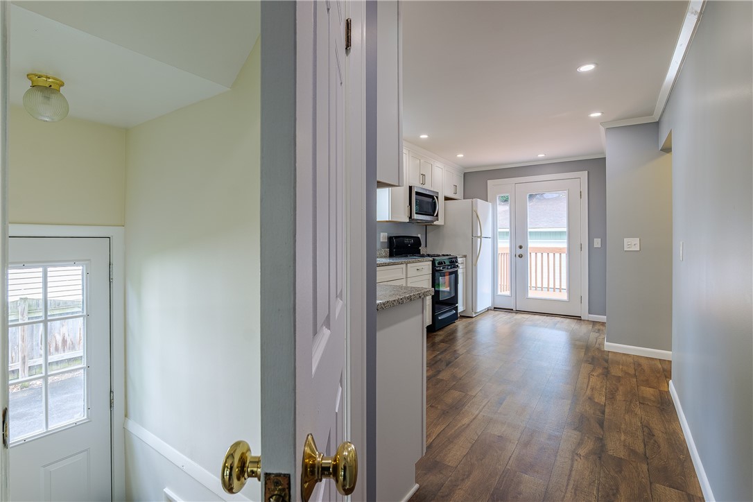 210 Laurelton Road Irondequoit, NY 14609 - Photo 13 of 50