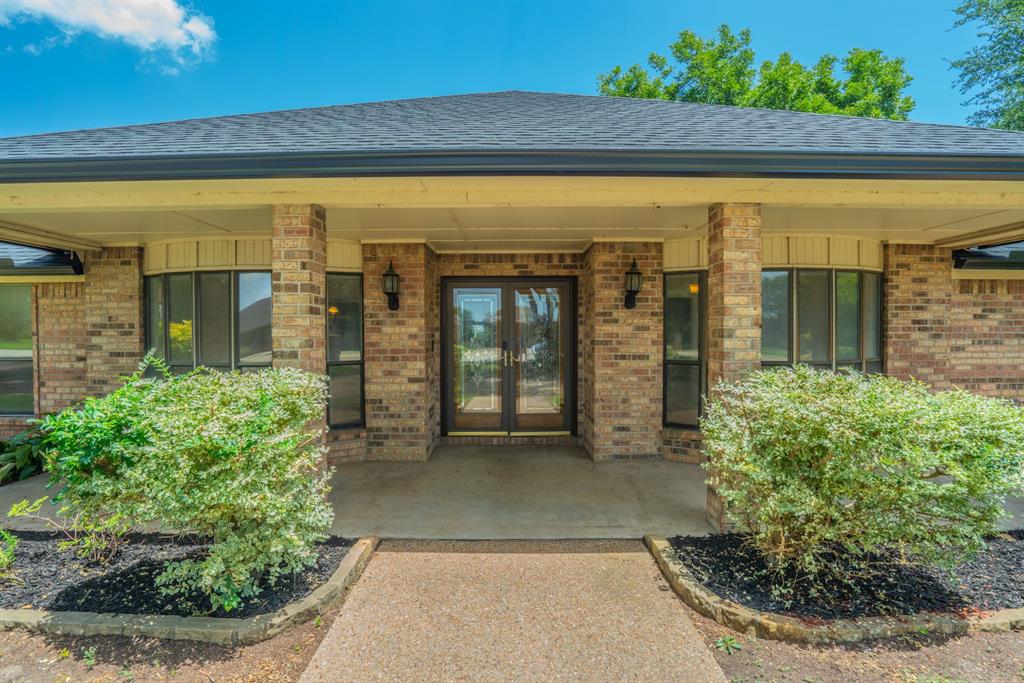 4501 Ridge North Road Fort Worth, TX 76126 - Photo 3 of 39