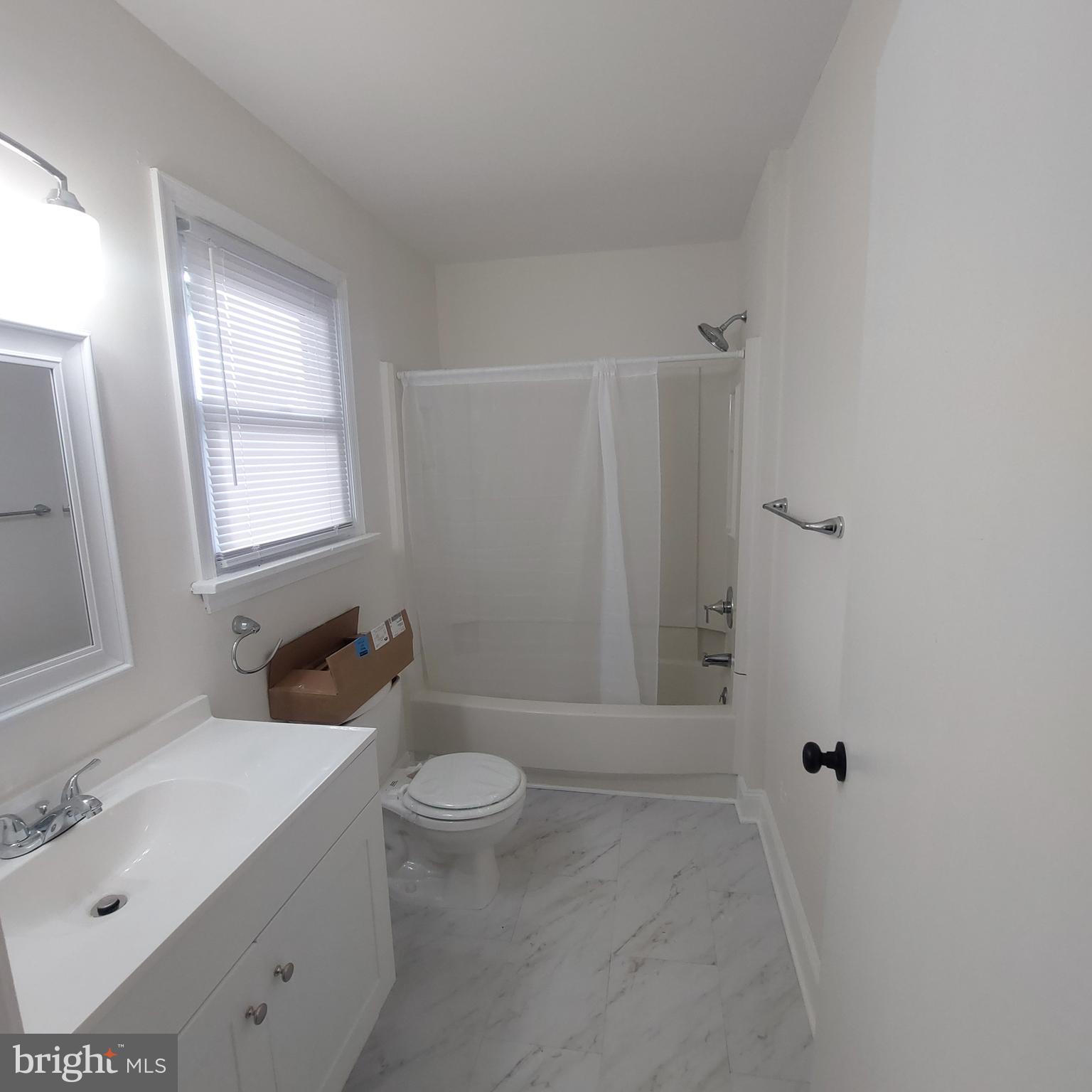 234 Kossuth Street Riverside, NJ 08075 - Photo 16 of 22 2nd floor full bath