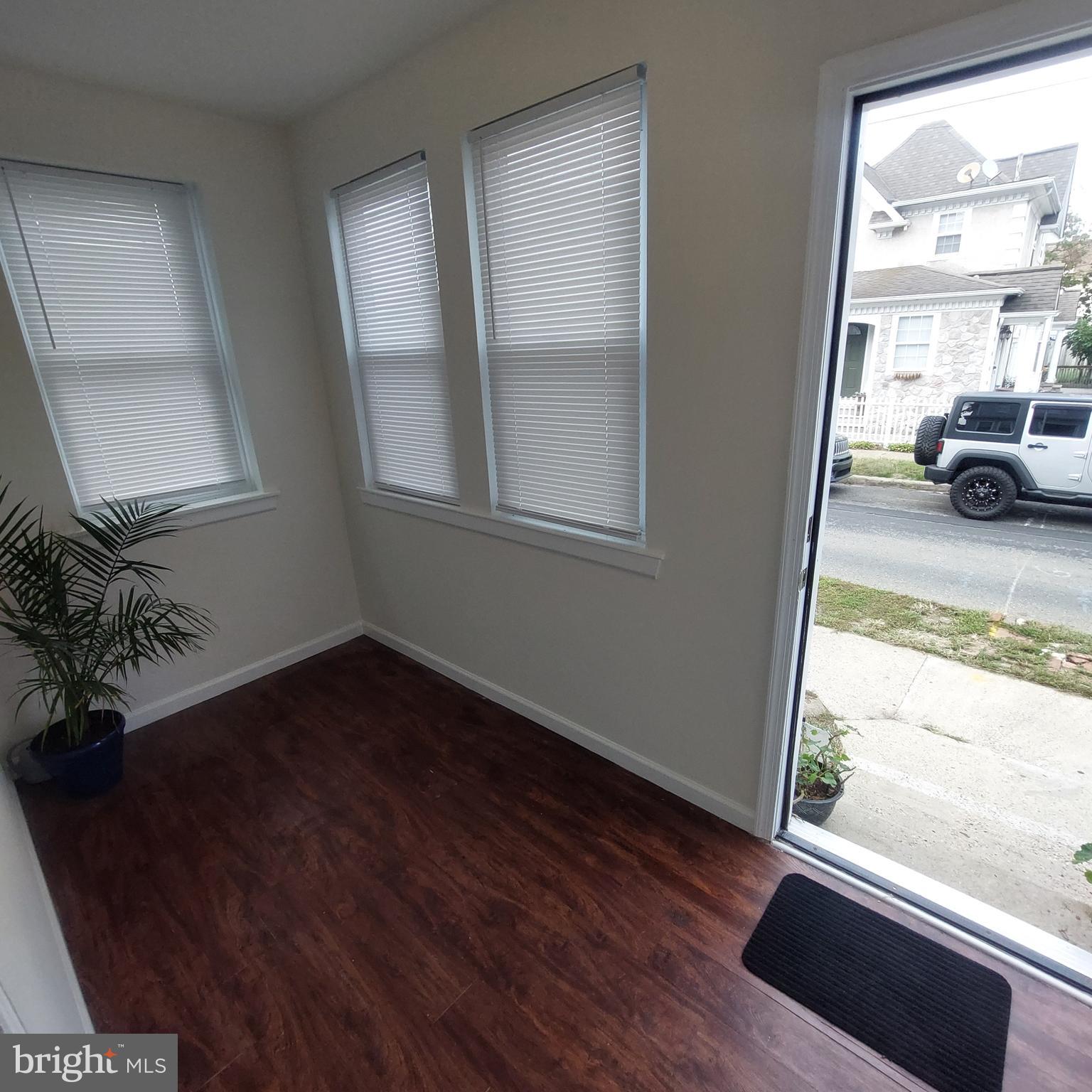 234 Kossuth Street Riverside, NJ 08075 - Photo 3 of 22 Enclosed porch
