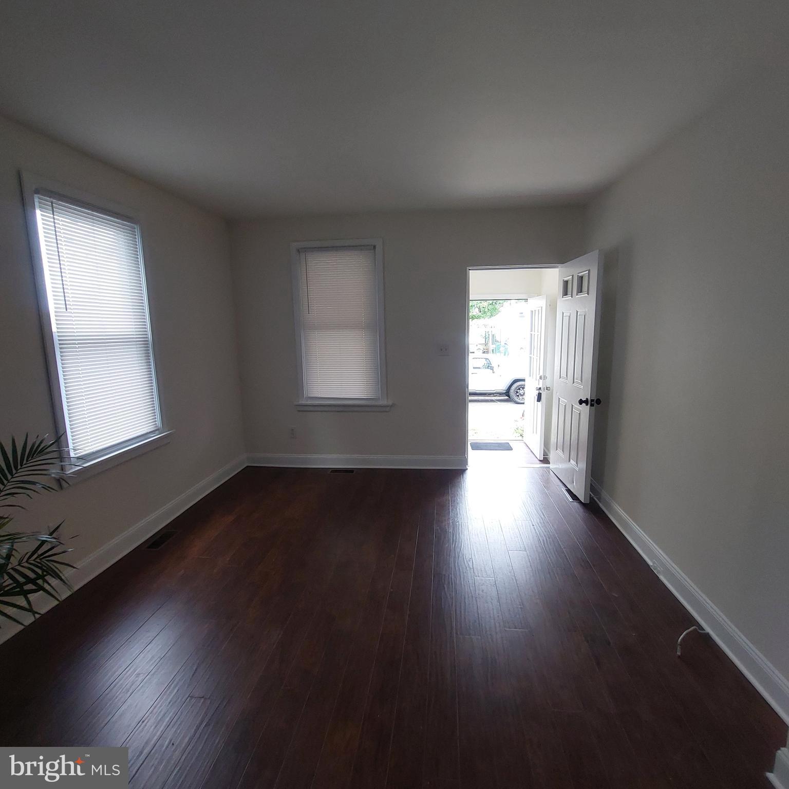 234 Kossuth Street Riverside, NJ 08075 - Photo 4 of 22 Living Room