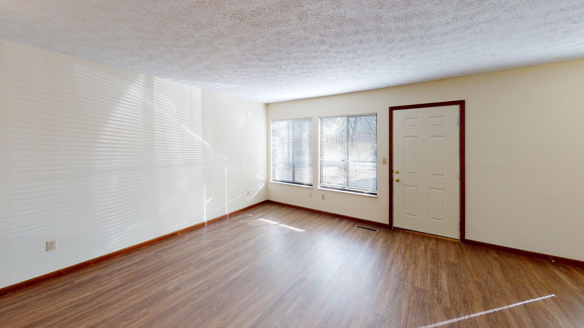 6036 East Pea Ridge Road Huntington, WV 25705 - Photo 4 of 15 Gallery Image 4