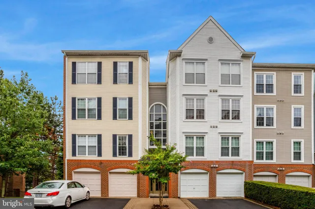 $335,000 | 245 South Pickett Street, Unit 102, Alexandria, VA 22304