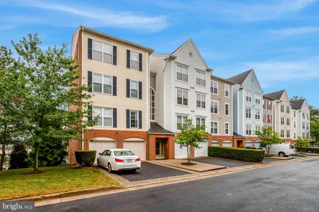 $335,000 | 245 South Pickett Street, Unit 102, Alexandria, VA 22304