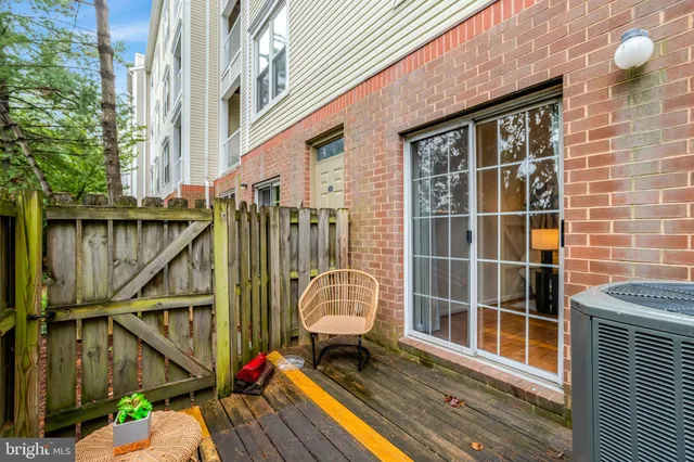 $335,000 | 245 South Pickett Street, Unit 102, Alexandria, VA 22304