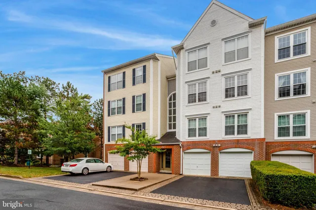$335,000 | 245 South Pickett Street, Unit 102, Alexandria, VA 22304