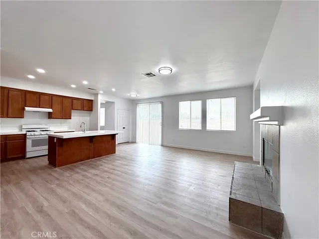 $2,795 | 692 Apache Street, San Jacinto, CA 92582