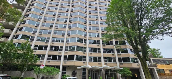 $1,487 | 555 West Cornelia Avenue, Unit 1909, Chicago, IL 60657