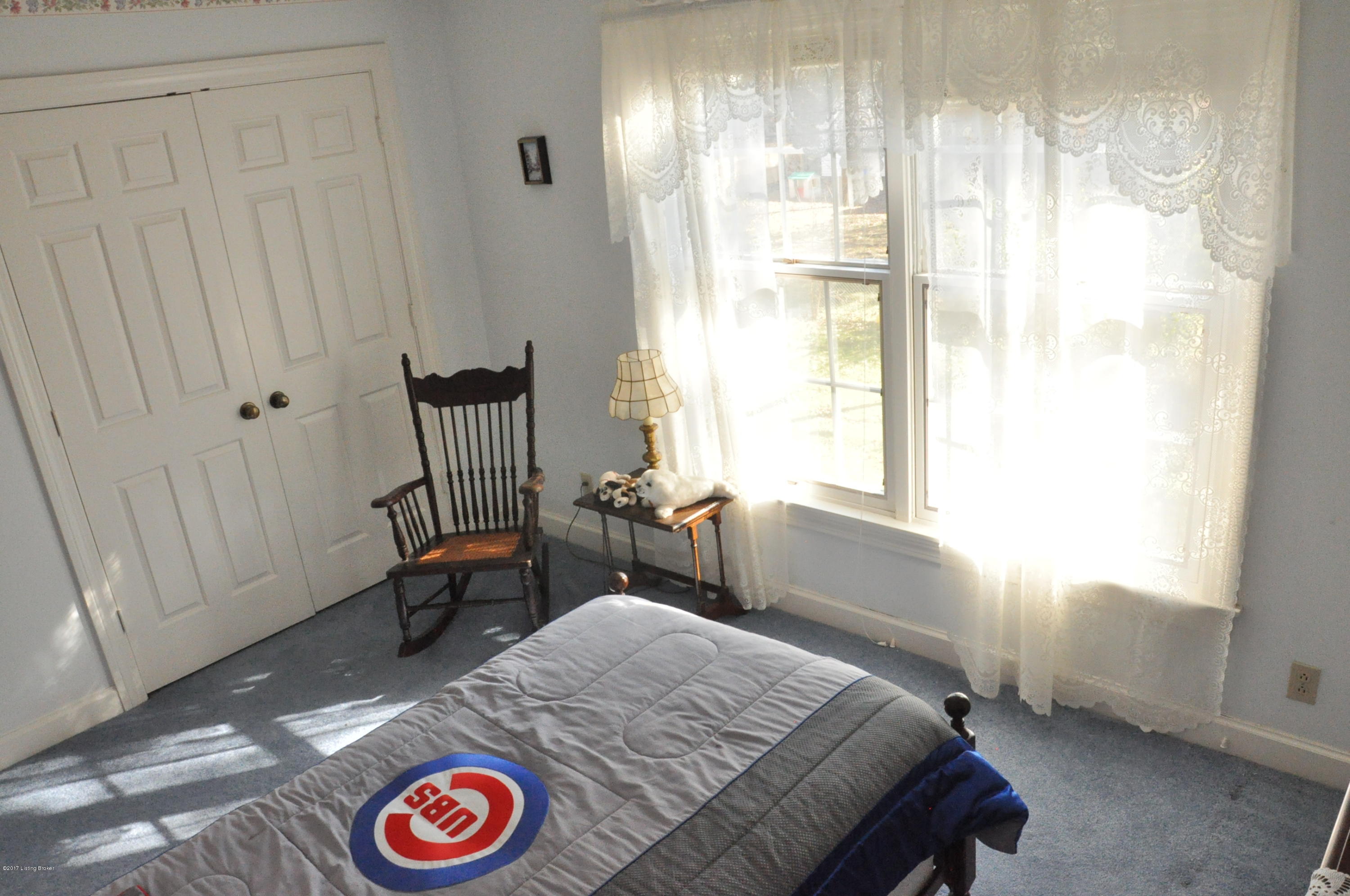 2640 Dundee Road Louisville, KY 40205 - Photo 38 of 46 2nd Floor Bedroom
