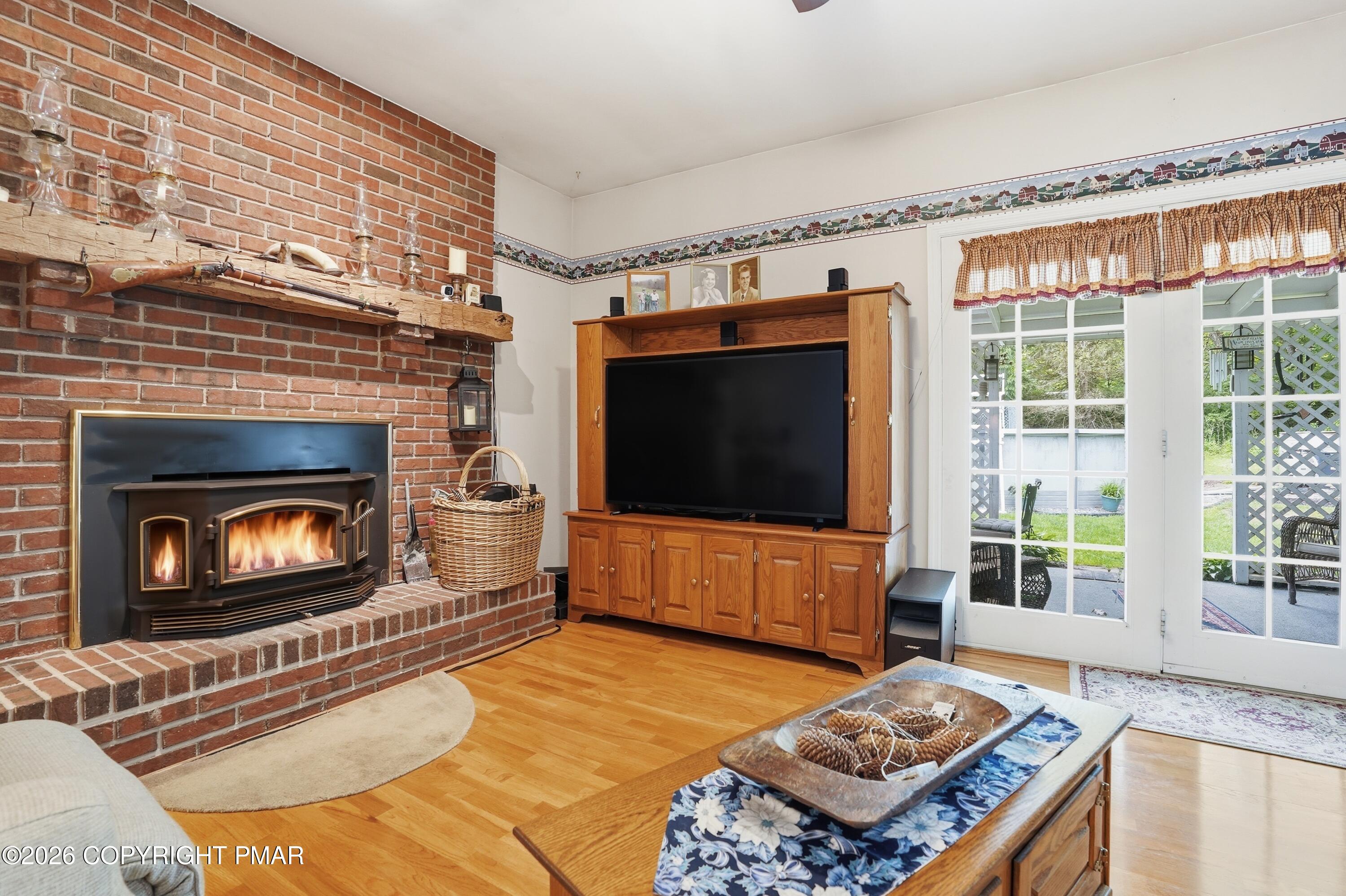 14 Minsi Road Delaware Water Gap, PA 18327 - Photo 17 of 75 5 Kitchen (4)