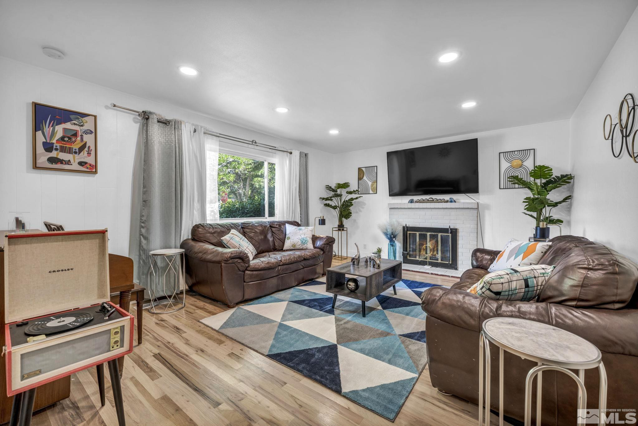 405 Gregory Way Sparks, NV 89431 - Photo 3 of 31 Photo 3