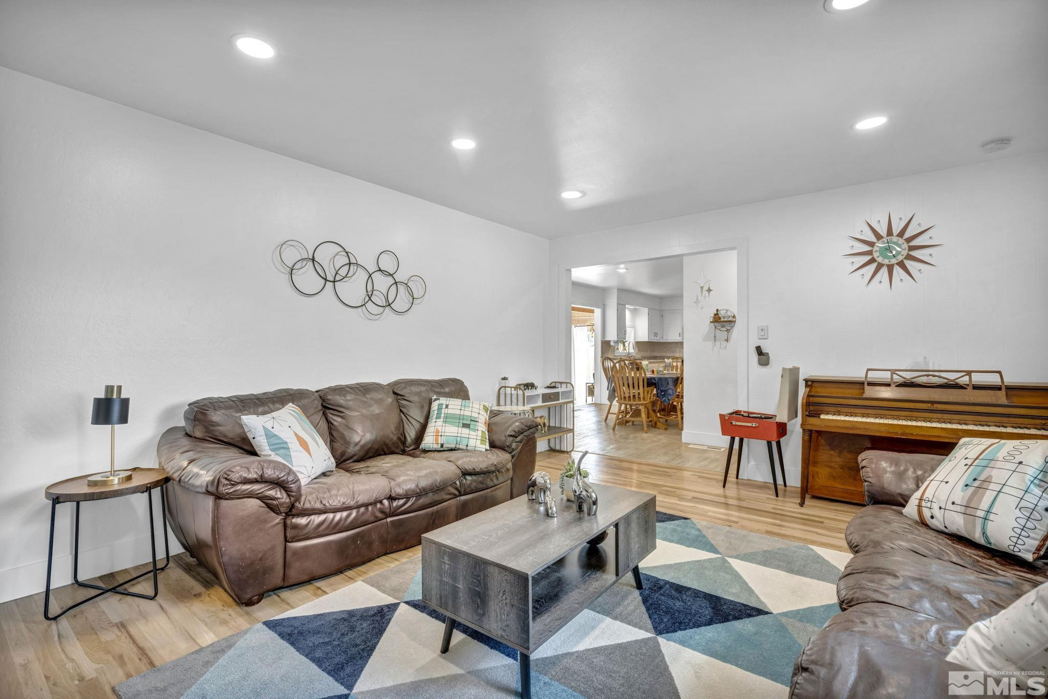 405 Gregory Way Sparks, NV 89431 - Photo 5 of 31 Photo 5