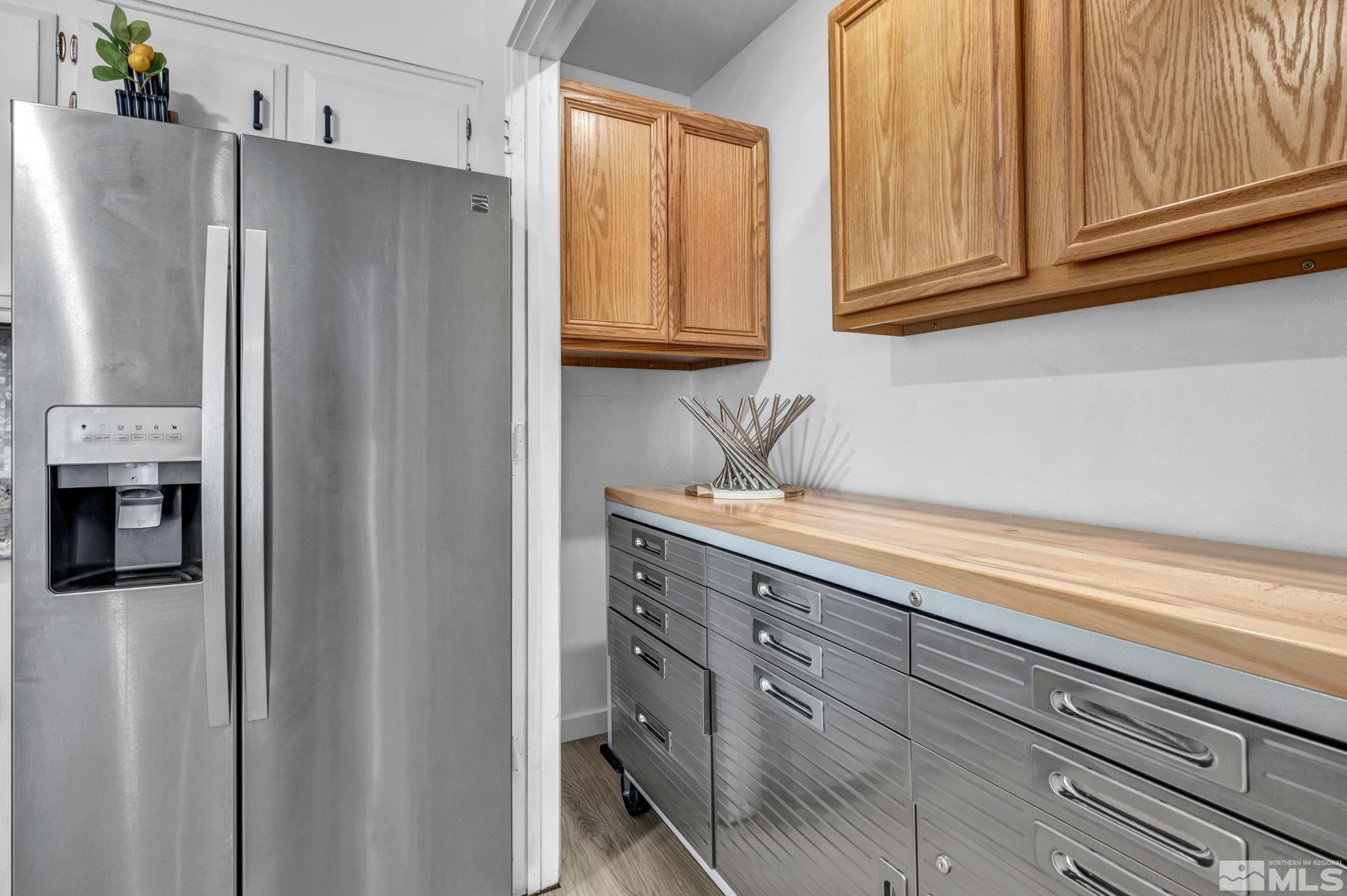 405 Gregory Way Sparks, NV 89431 - Photo 9 of 31 Photo 9