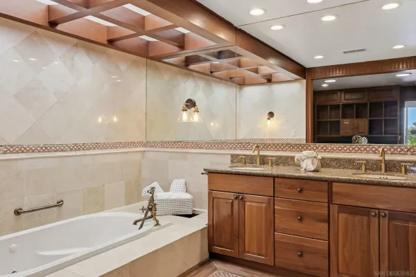 $9,500 | 6495 Caminito Northland, La Jolla, CA 92037