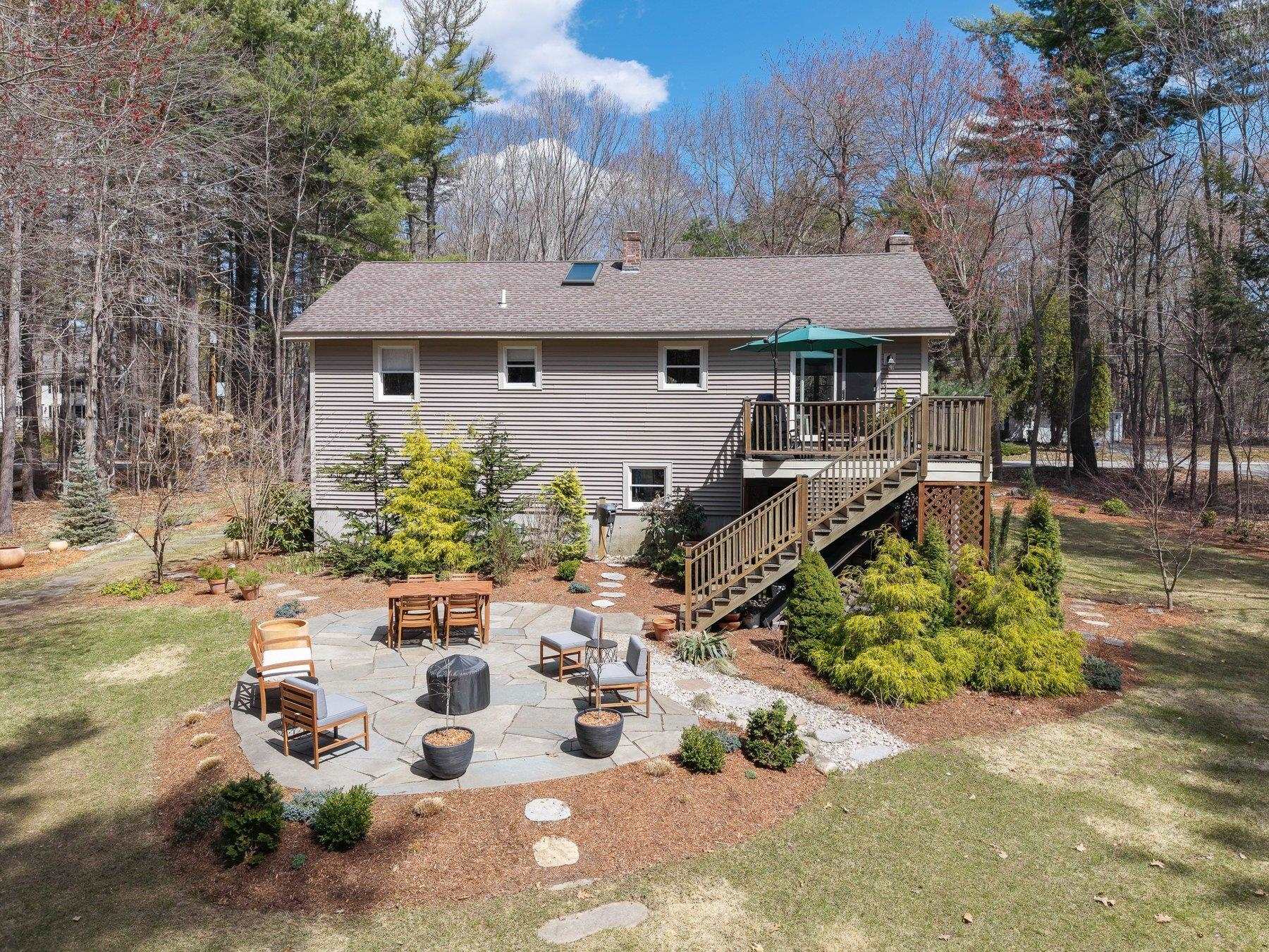 47 River Road Stratham, NH 03885 - Photo 2 of 40 Gallery Image 2