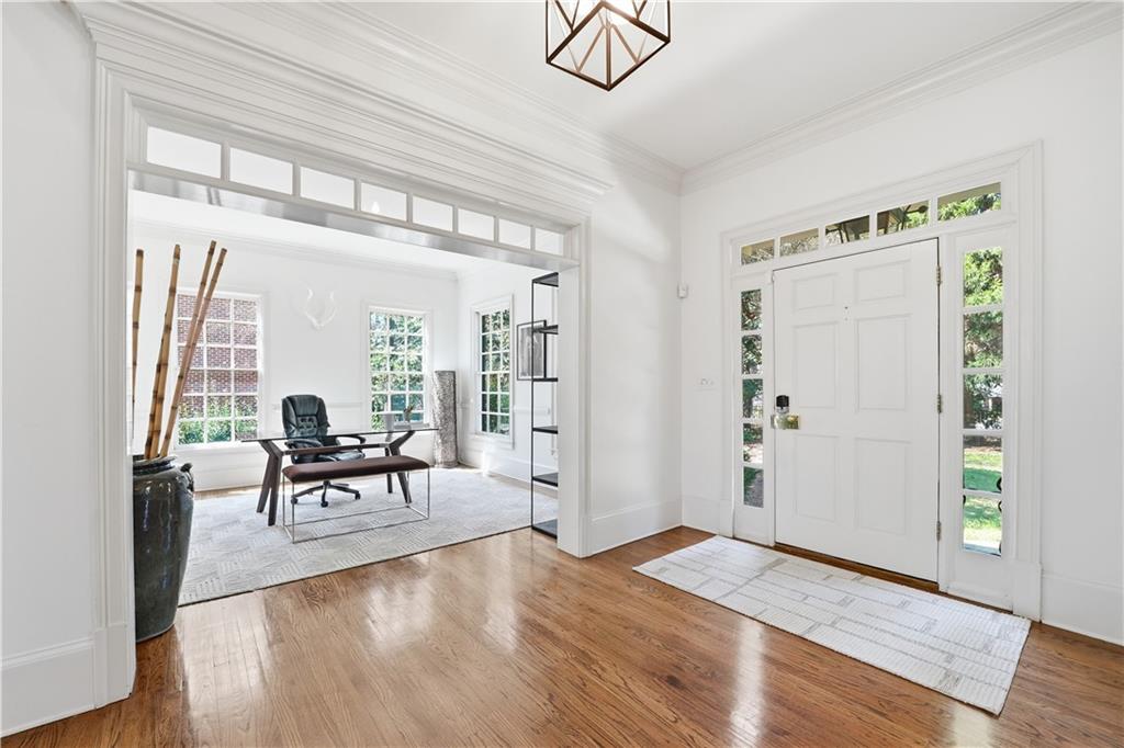 1124 Moores Mill Road Northwest Atlanta, GA 30327 - Photo 5 of 45