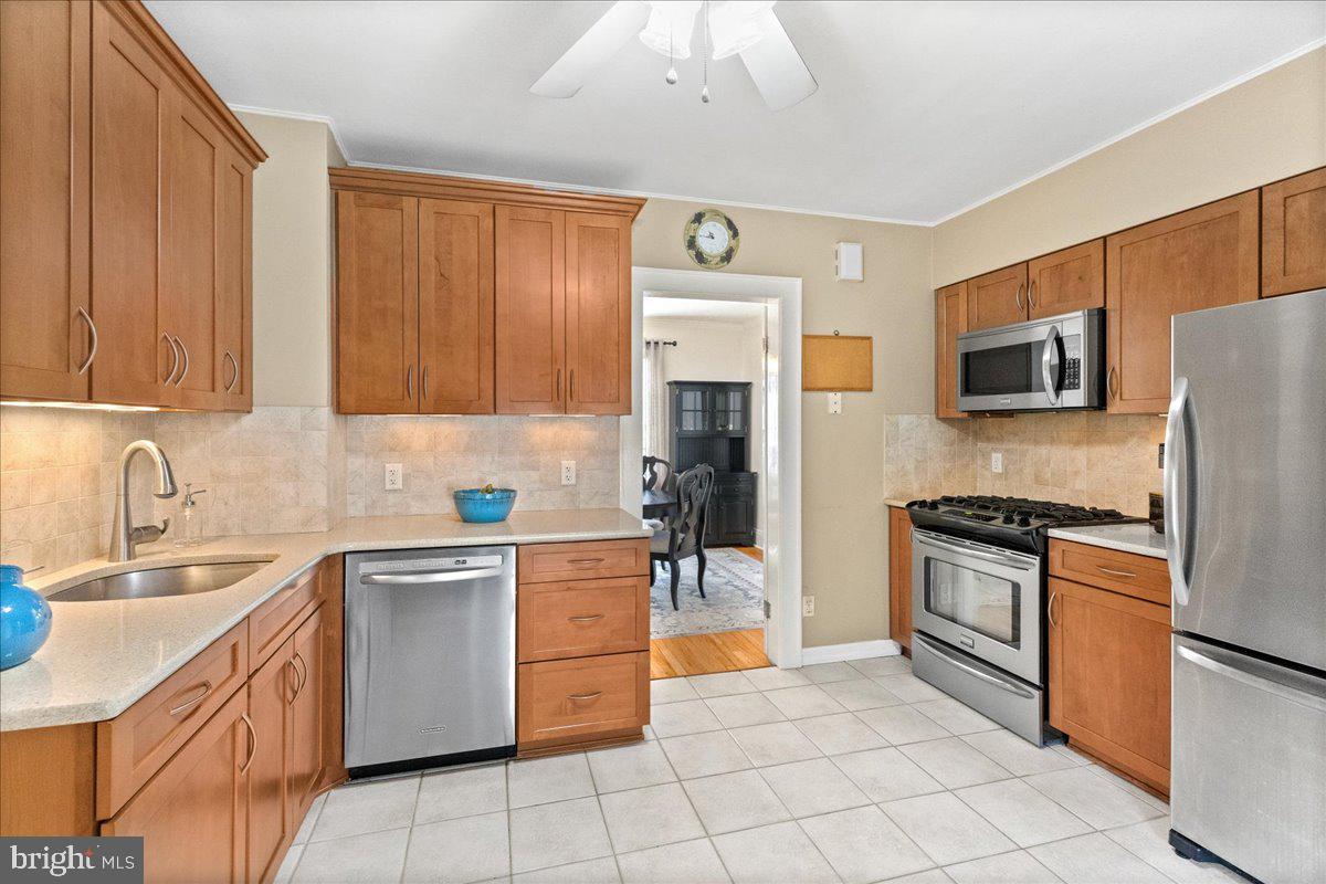 164 Roxboro Road Lawrence Township, NJ 08648 - Photo 11 of 31 Stainless appliance package
