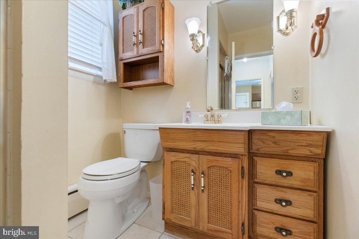 164 Roxboro Road Lawrence Township, NJ 08648 - Photo 17 of 31 Main floor full bath
