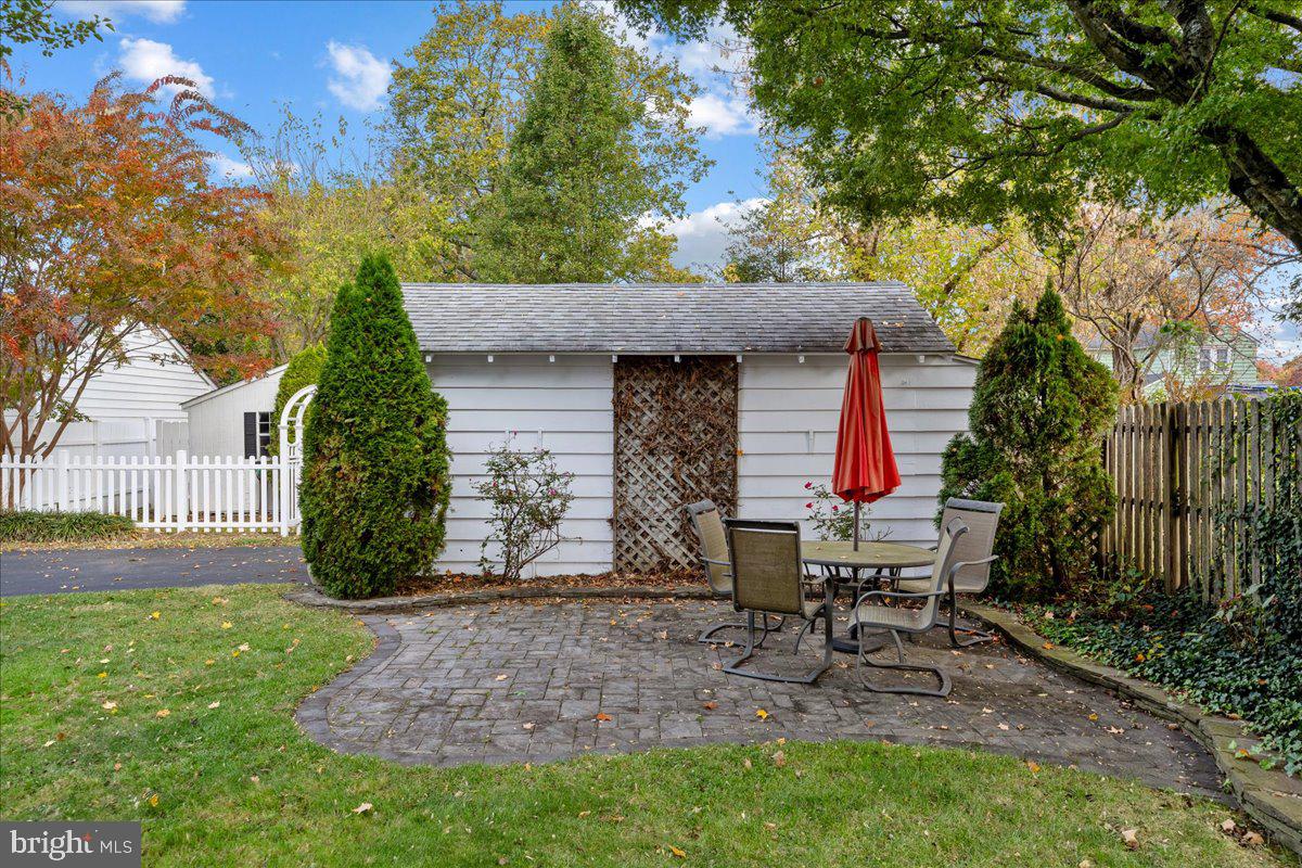 164 Roxboro Road Lawrence Township, NJ 08648 - Photo 27 of 31 Pavestone patio