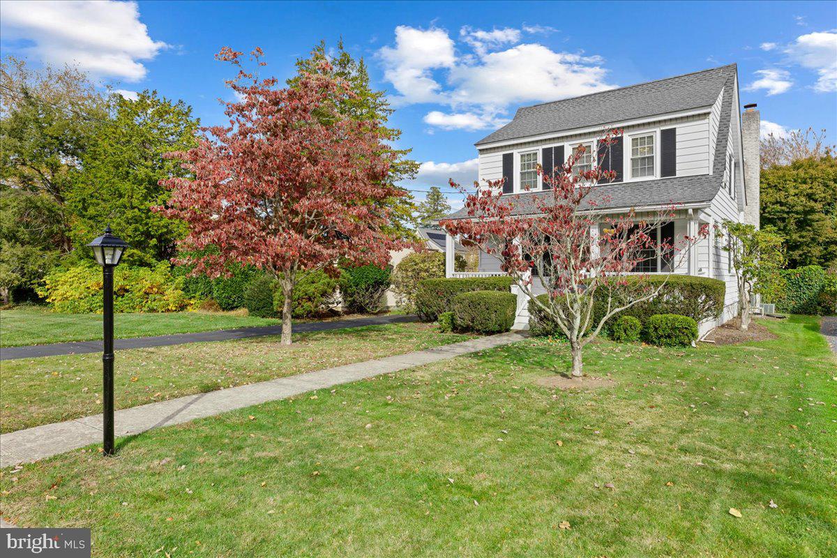164 Roxboro Road Lawrence Township, NJ 08648 - Photo 3 of 31 Charming exterior design