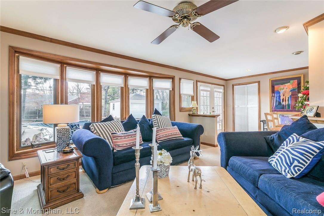 749 Hampton Road Grosse Pointe, MI 48236 - Photo 9 of 18 020-5124955-medium.jpg