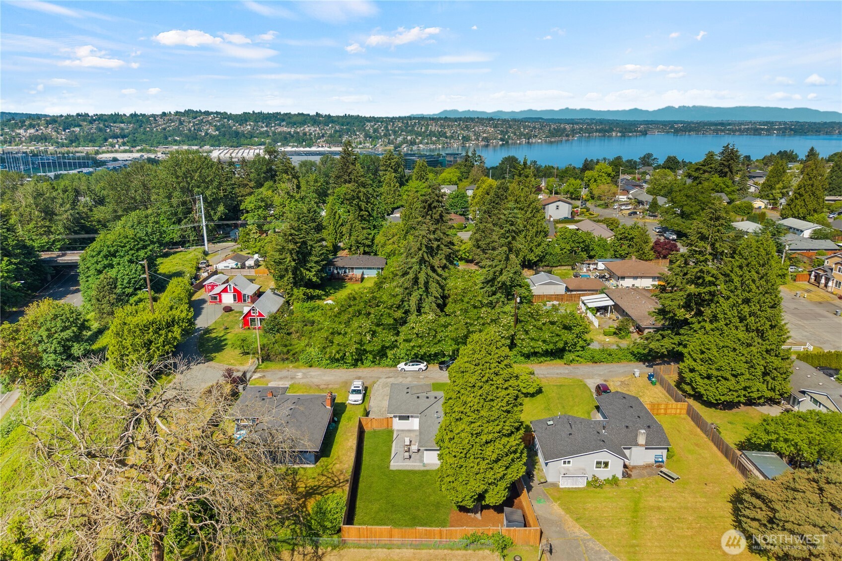 2147 Northeast 12th Street Renton, WA 98056 - Photo 28 of 30
