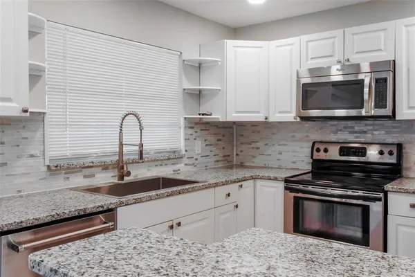 $2,165 | 8311 Esperanza Street, Orlando, FL 32817