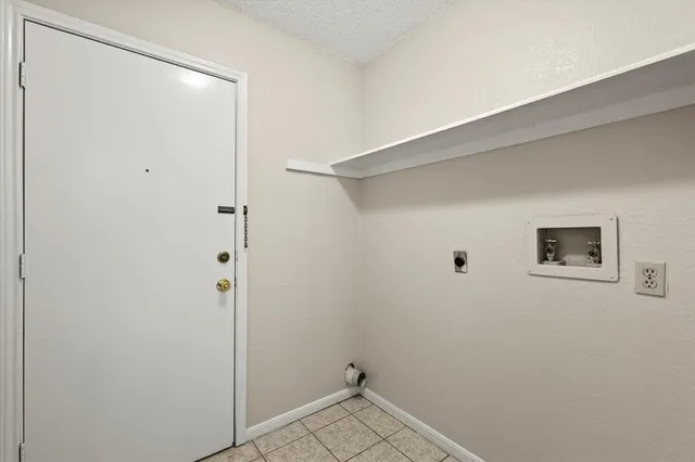 a view of utility room