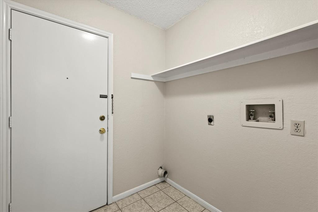 1113 Kit Lane Plano, TX 75023 - Photo 13 of 31 a view of utility room