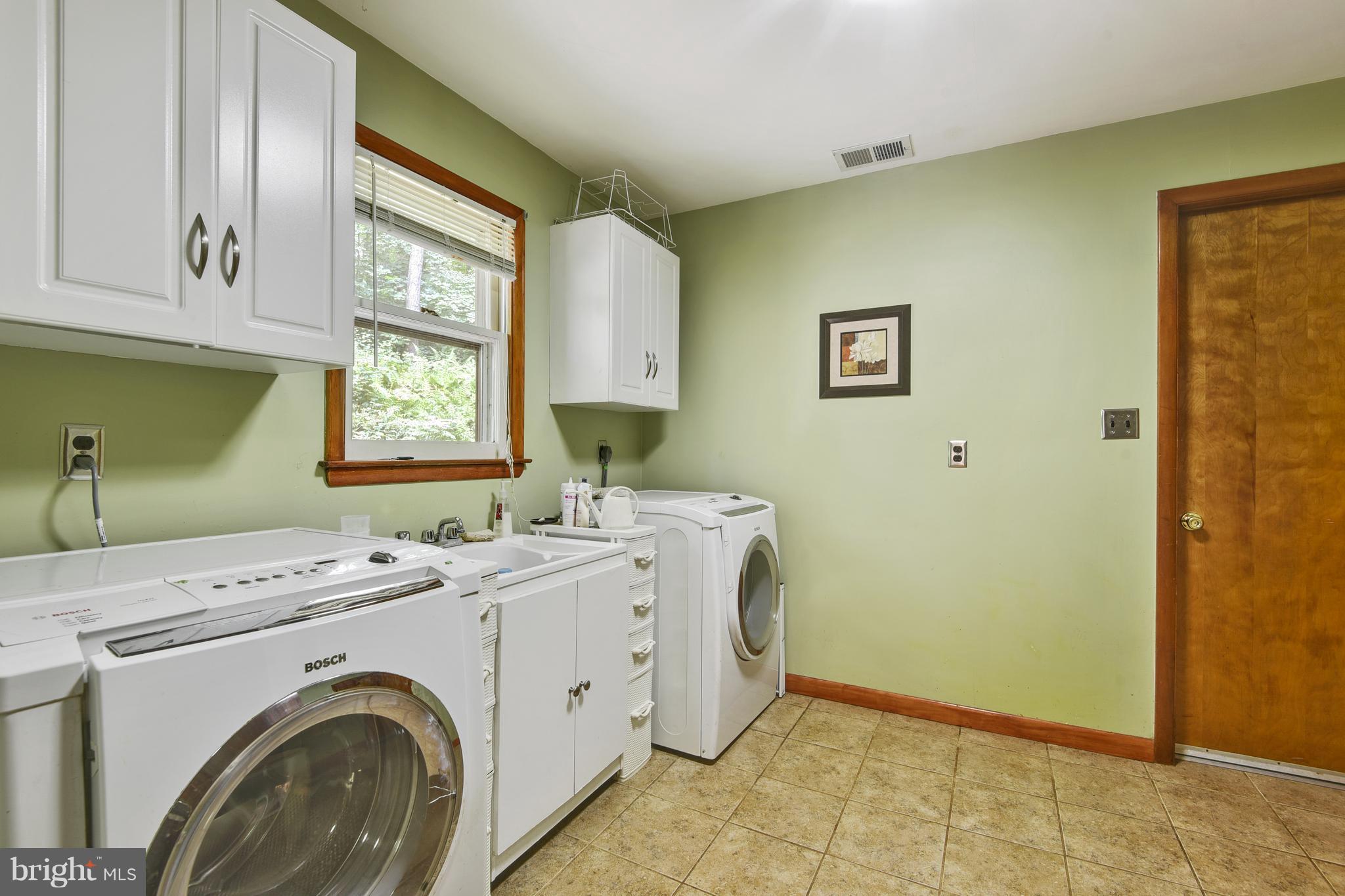 2045 Fridinger Mill Road Westminster, MD 21157 - Photo 19 of 30 Large Laundry & mudroom!