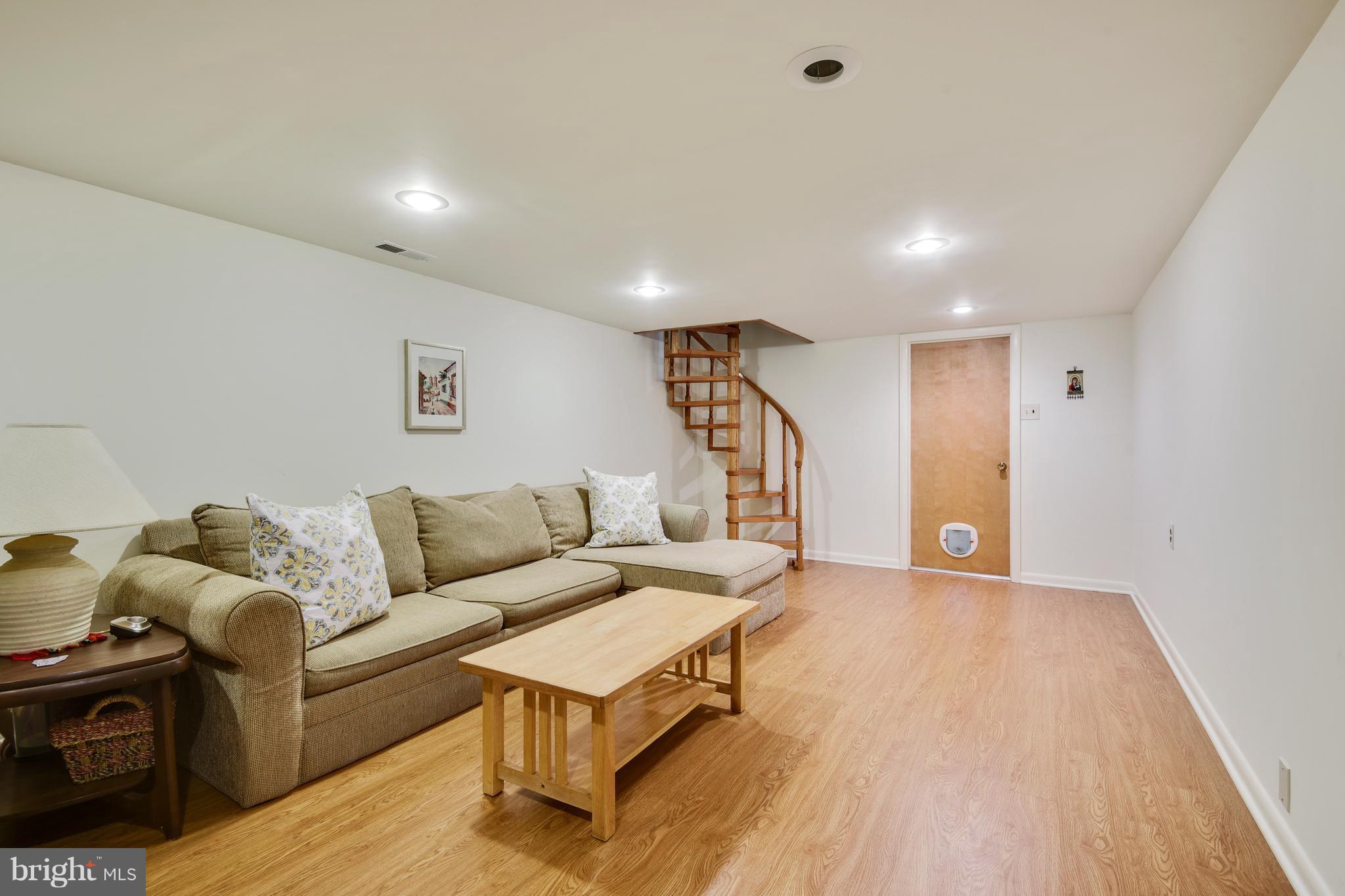 2045 Fridinger Mill Road Westminster, MD 21157 - Photo 21 of 30 Custom Oak spiral staircase