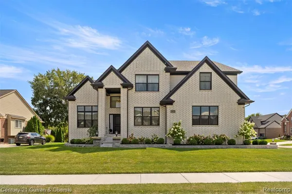 $699,000 | 14079 Cobblestone Court, Belleville, MI 48111